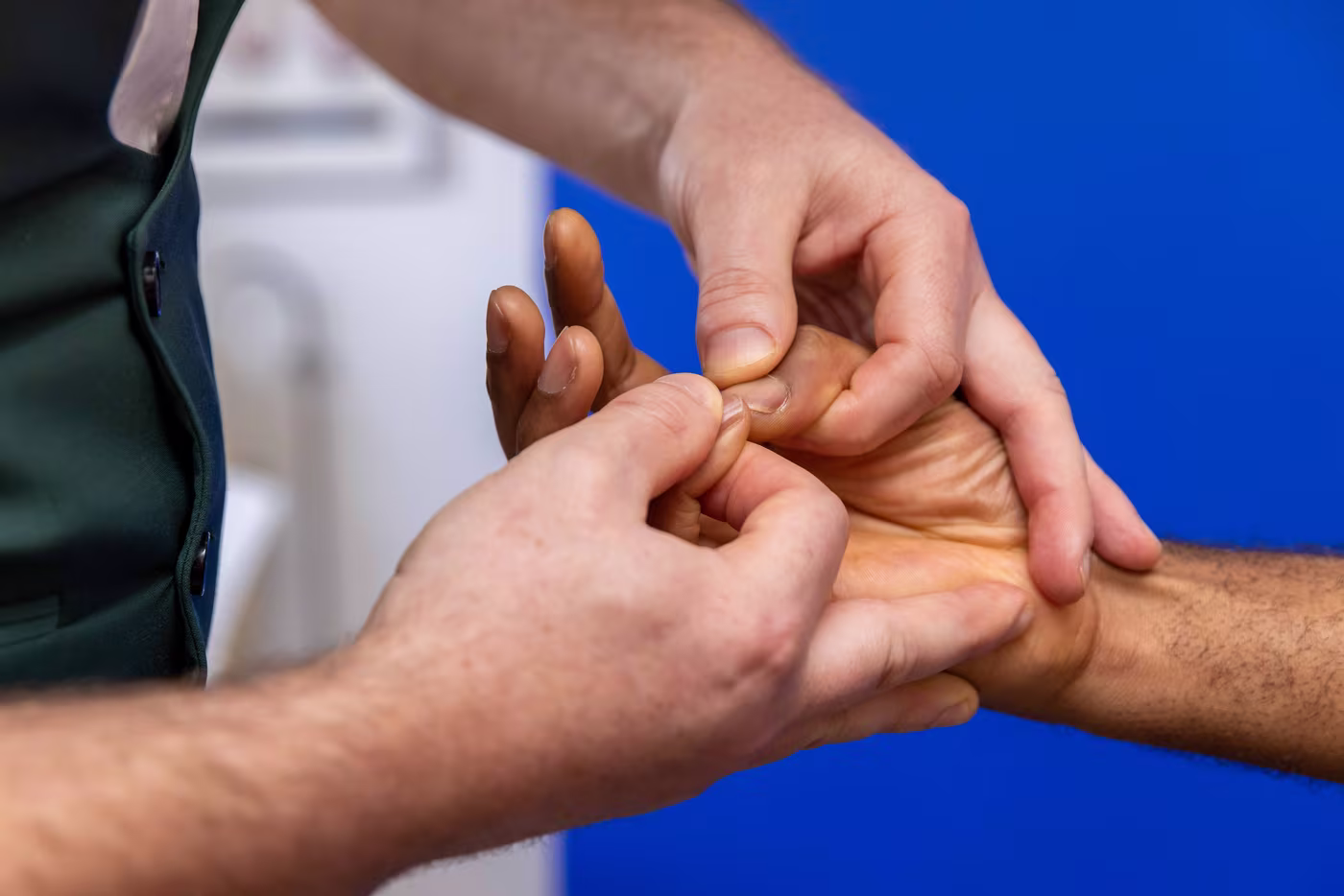 finger joint mobilisation chiropractic technique